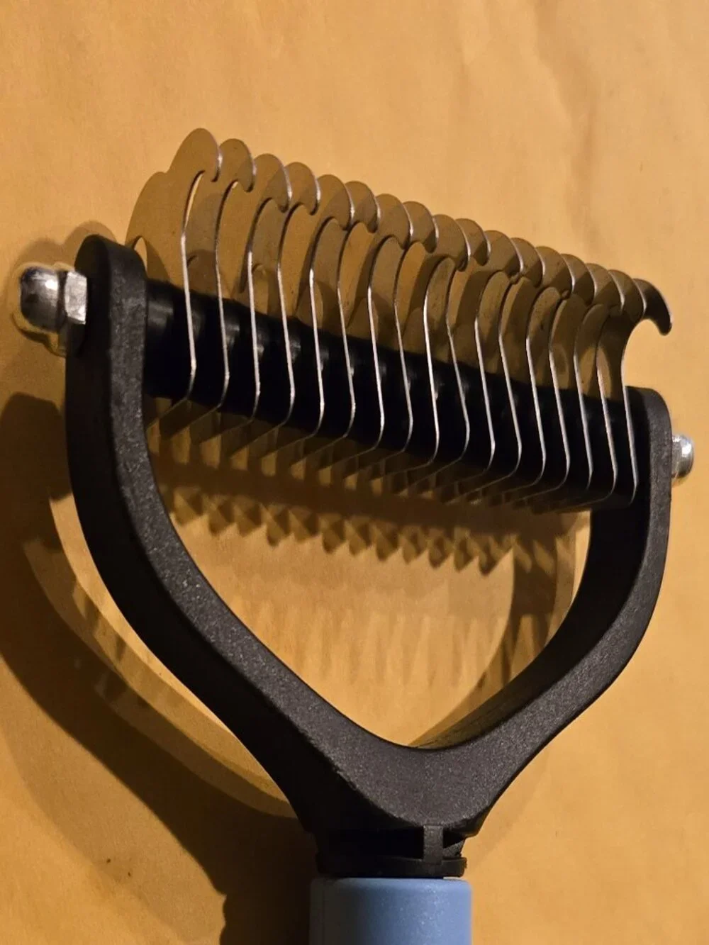 A Dual sided Pet Dematting & Deshedding Undercoat Rake New in Package